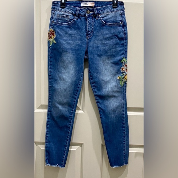 Royalty For Me Denim - Royalty For Me Mid Rise 4 Blue Floral Embroidered Festival Y2K Indie Denim Jeans